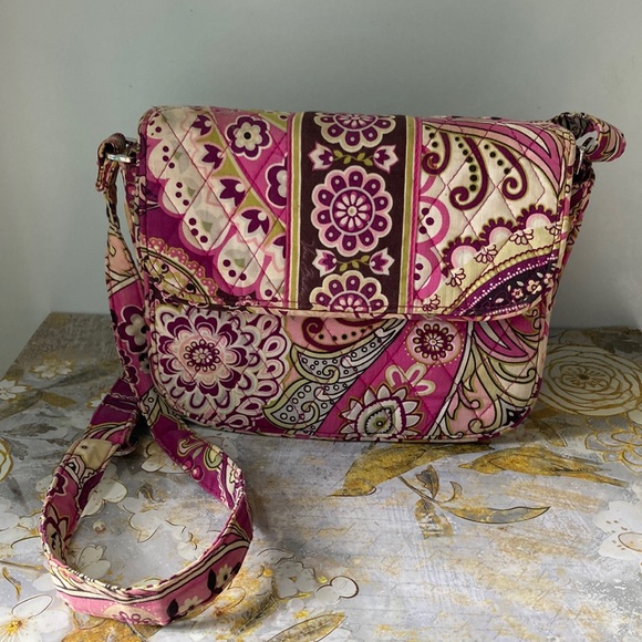 Vera Bradley Handbags - Vera Bradley Crossbody Bag